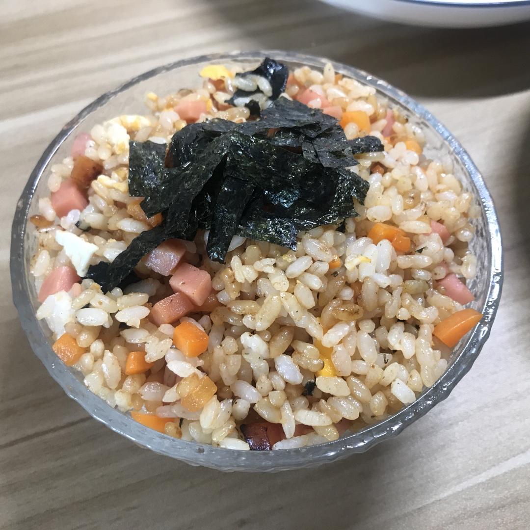 剩米饭这样做好吃好吃到转圈圈，自制日式海苔饭团