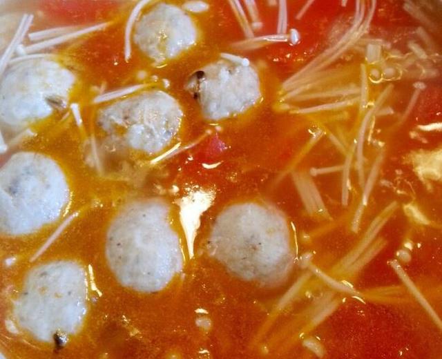 番茄贡丸金针菇汤的做法