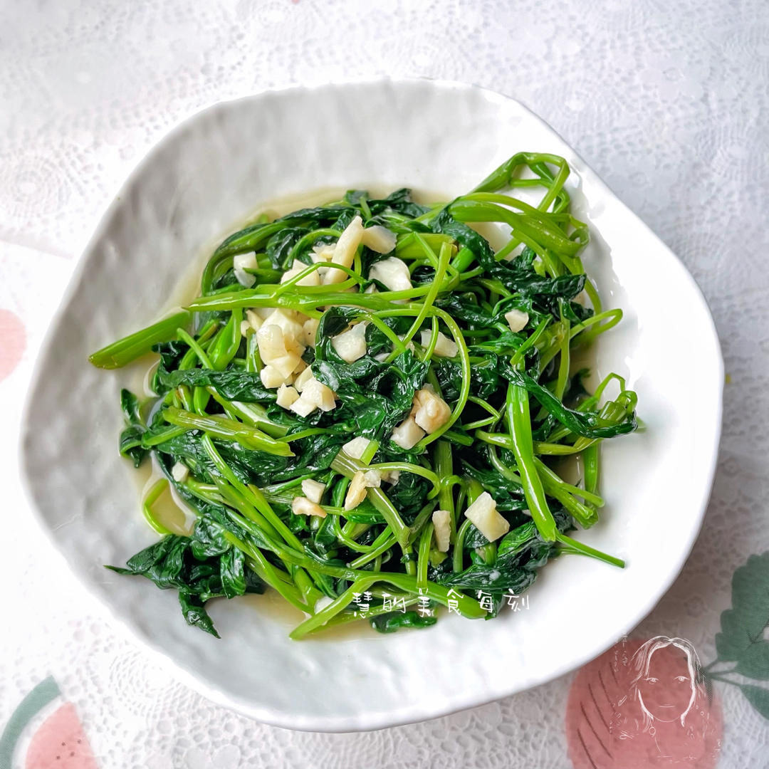 慧的美食每刻做的蒜香空心菜