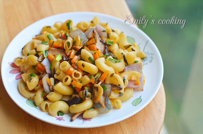 香菇油紫苏拌通心粉