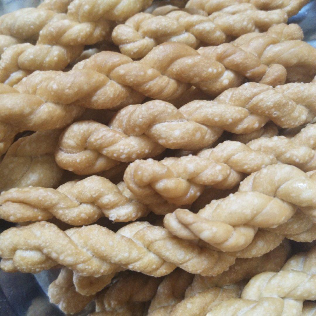 鸡蛋小麻花