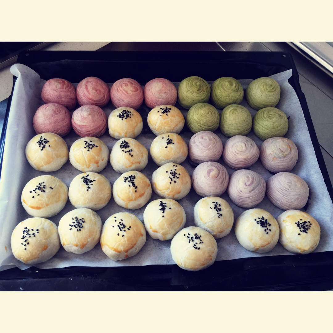 蛋黄酥~紫薯、抹茶、原味~花好月圆，中秋快乐~内附一次做六色蛋黄酥方法~