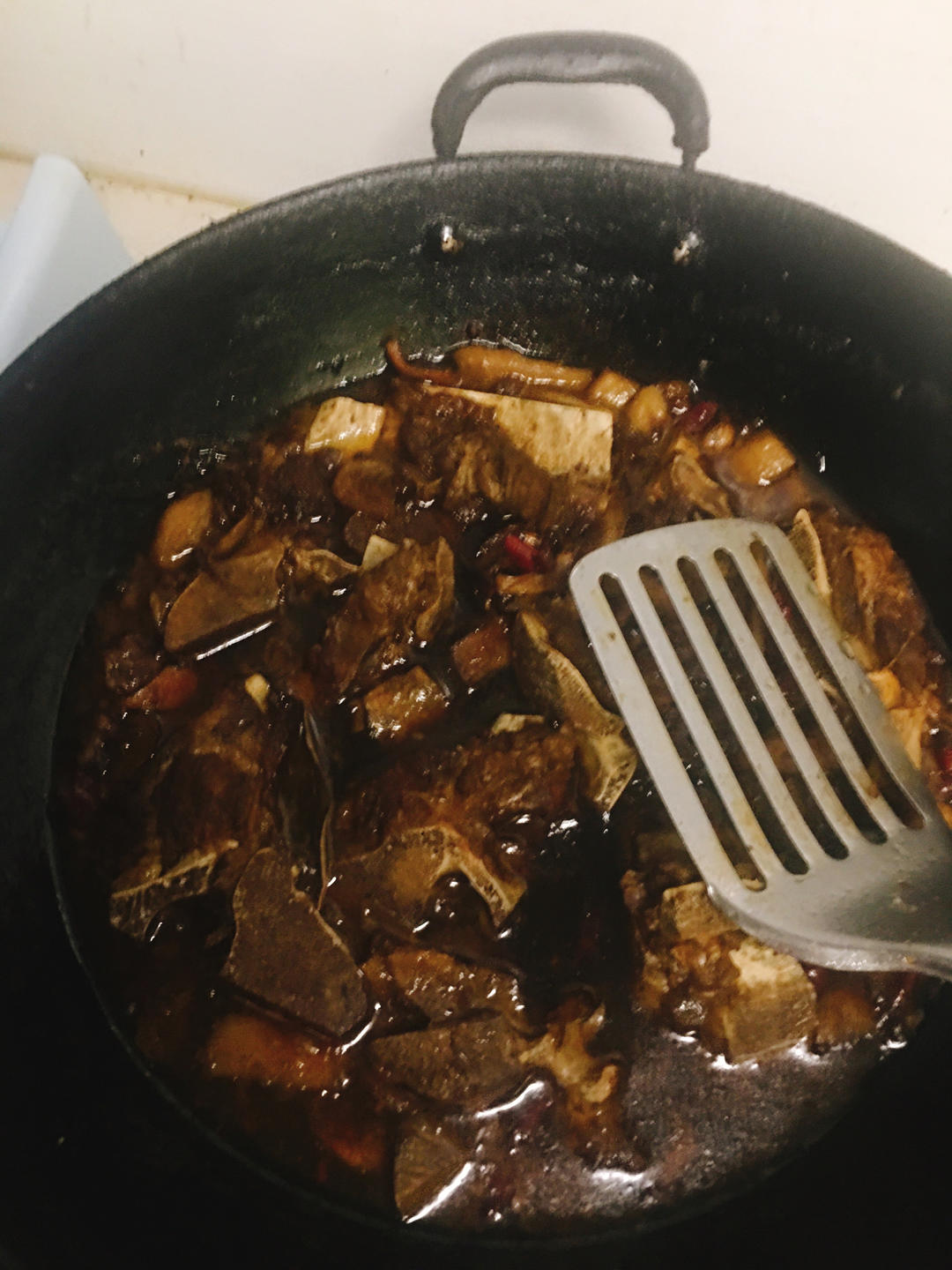 红烧酱牛骨