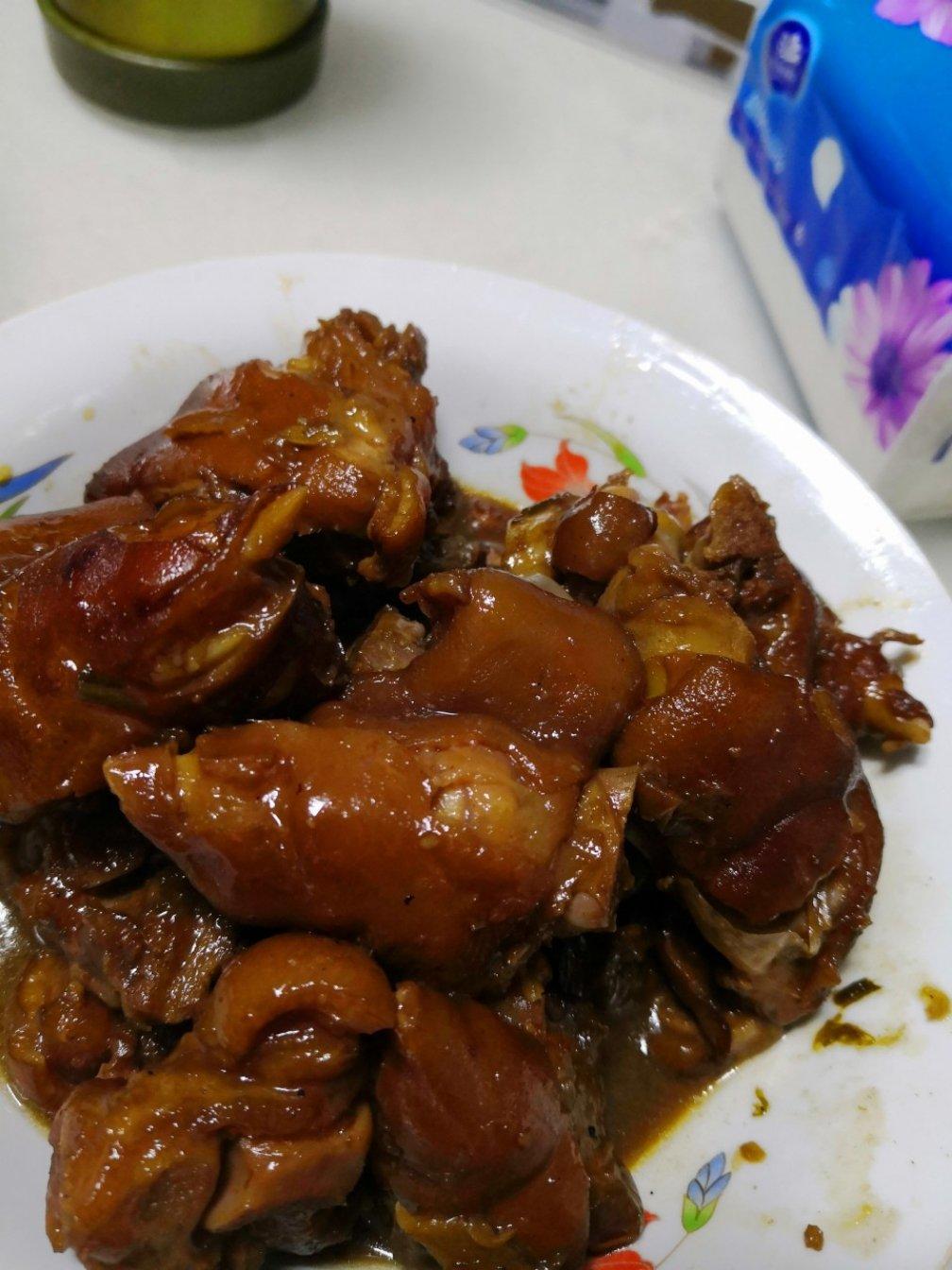 美味的家常菜：红烧猪蹄