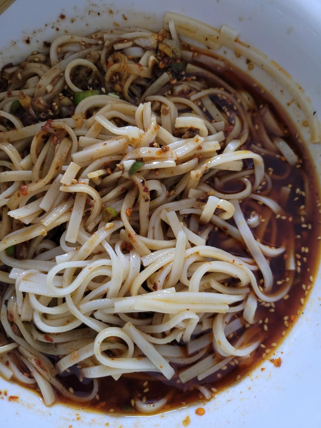 问世间情为何物，不过一碗酸汤水饺🌶