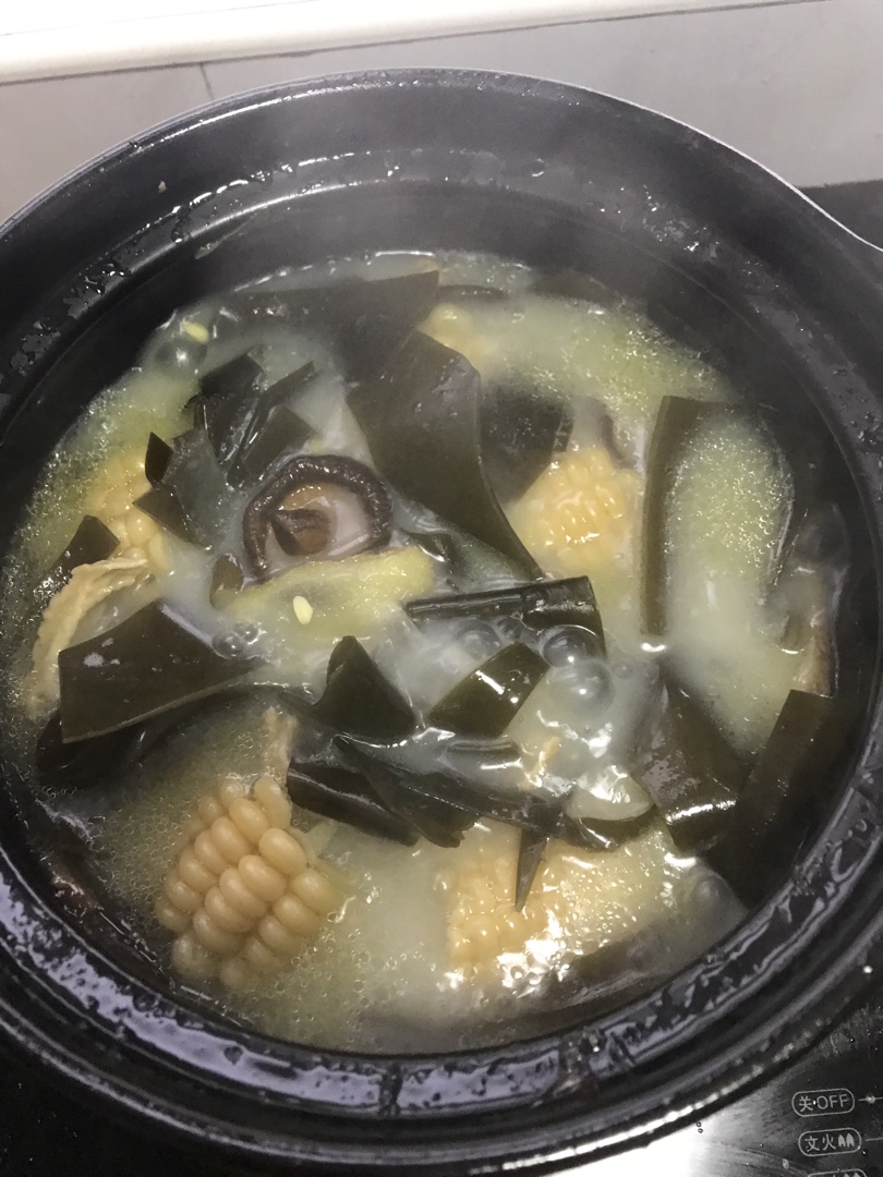 三鲜海带汤（香菇、玉米、海带）