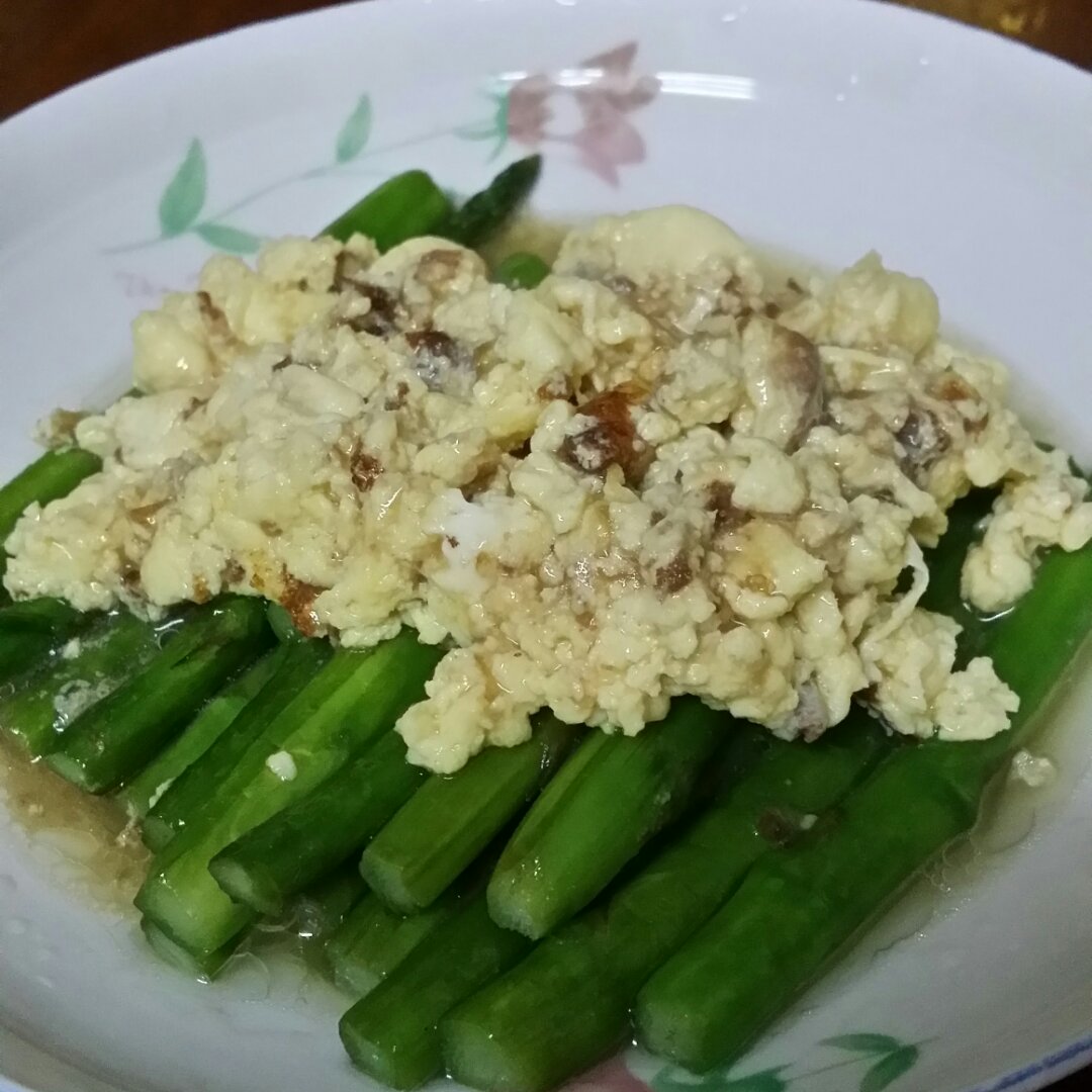 芦笋炒鸡蛋