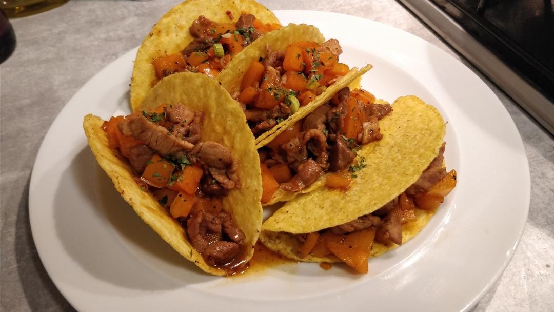 墨西哥辣牛肉末玉米饼