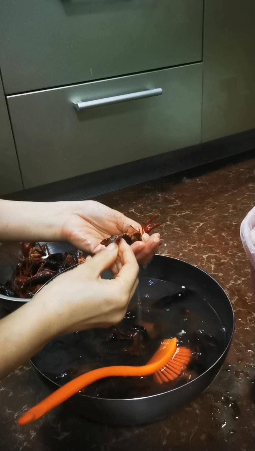 厨师长教你：“麻辣小龙虾”的家常做法 ,好吃的停不下来