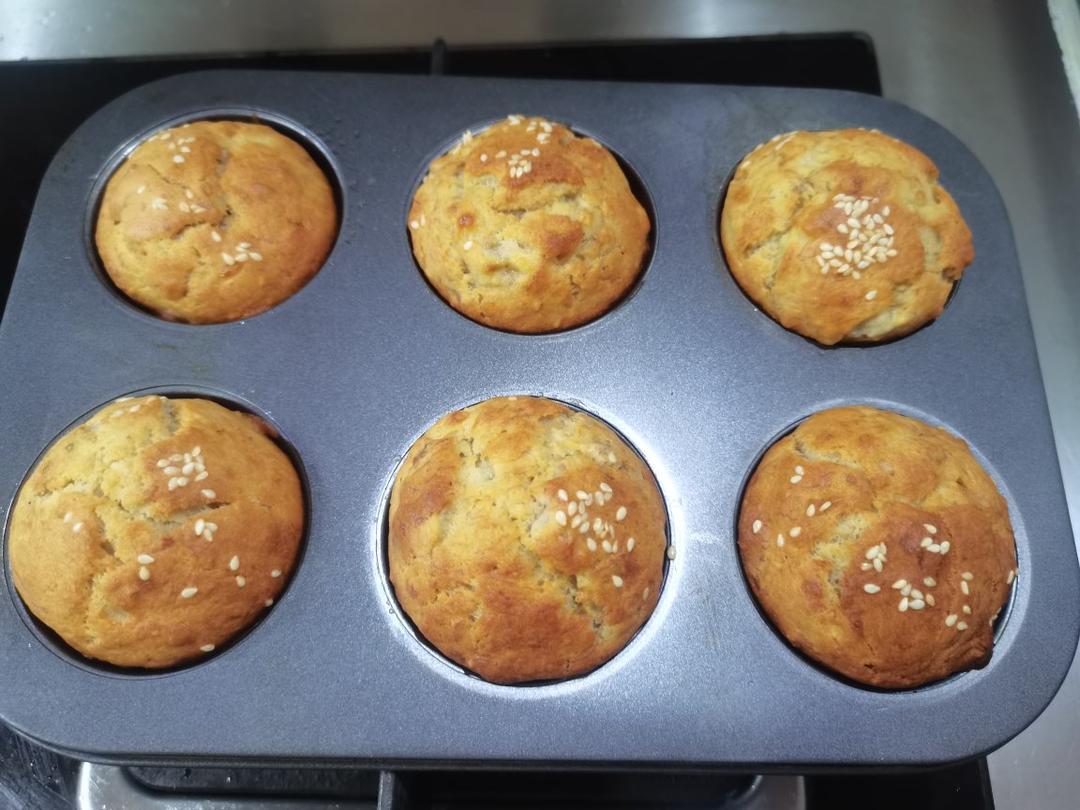 只需搅拌入烤箱的香蕉麦芬