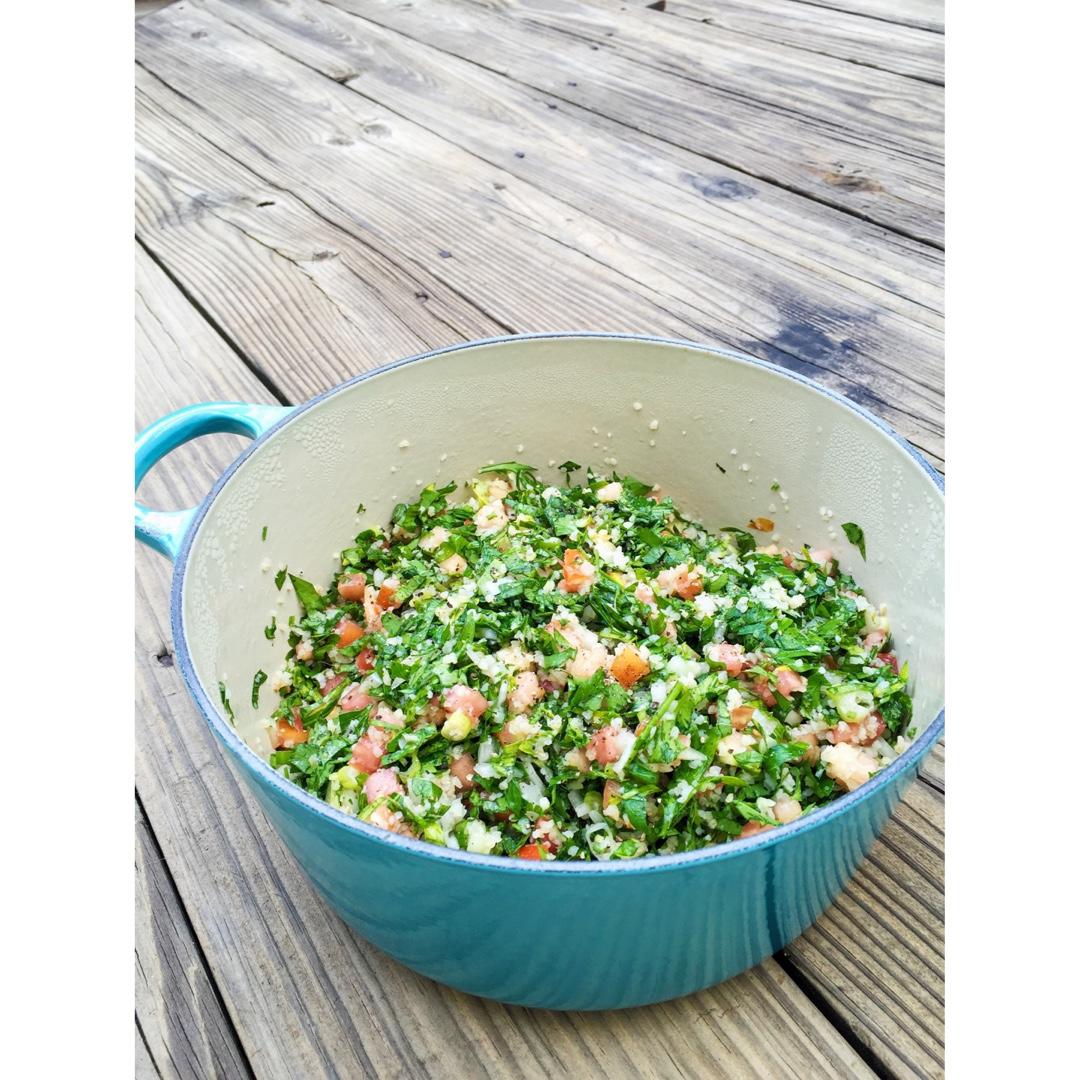 地中海风味的Tabouli Salad