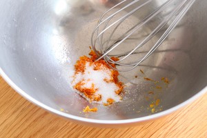 橙香戚风蛋糕的做法 步骤2