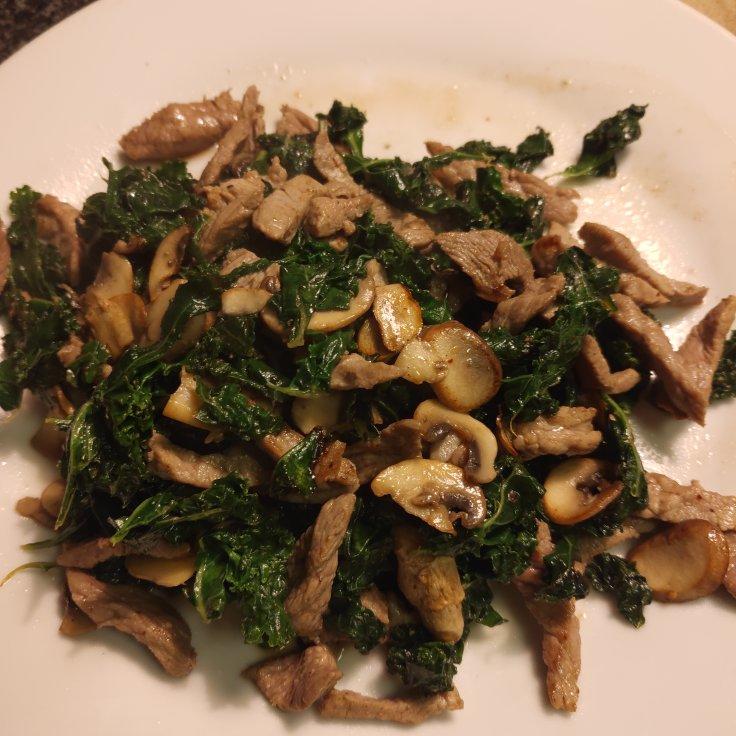 【健康三餐】蘑菇牛肉炒羽衣甘蓝
