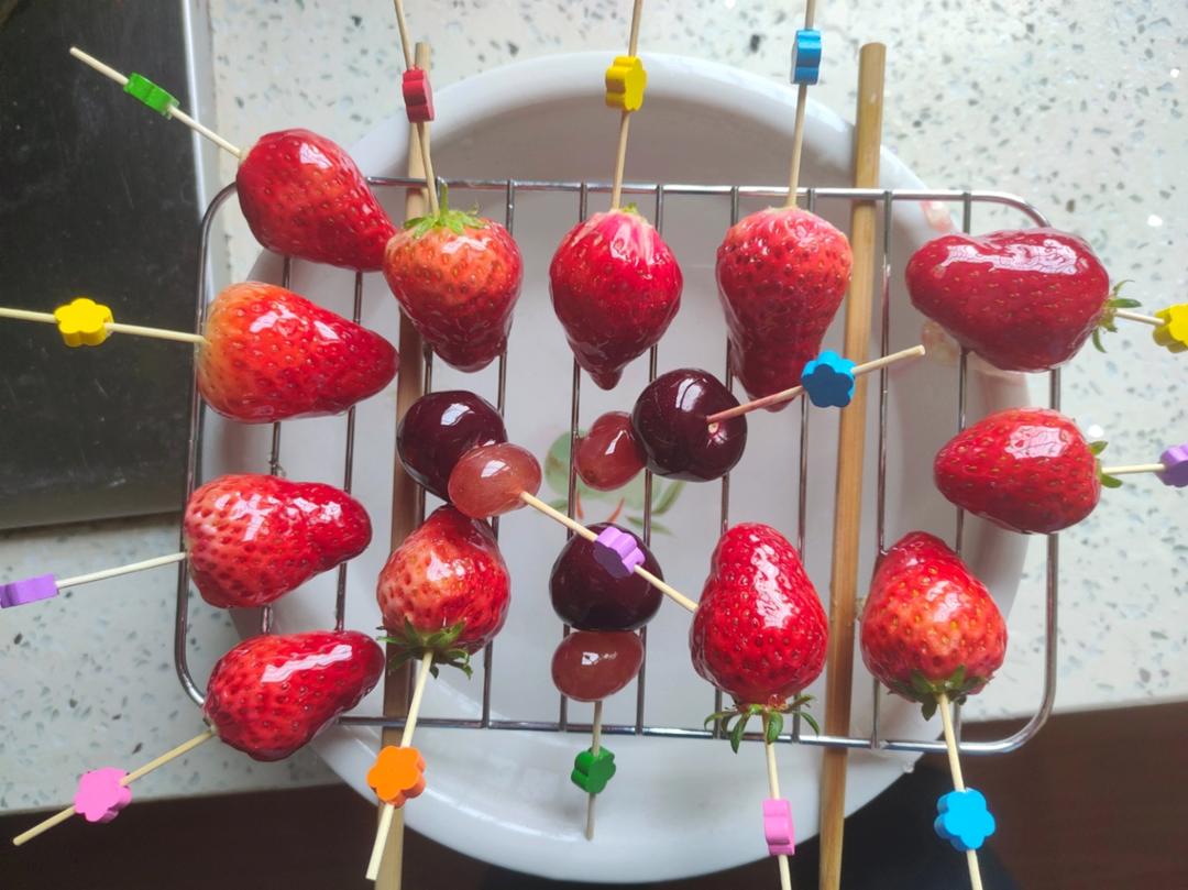 玲珑剔透：不会化糖的网红mini糖葫芦。