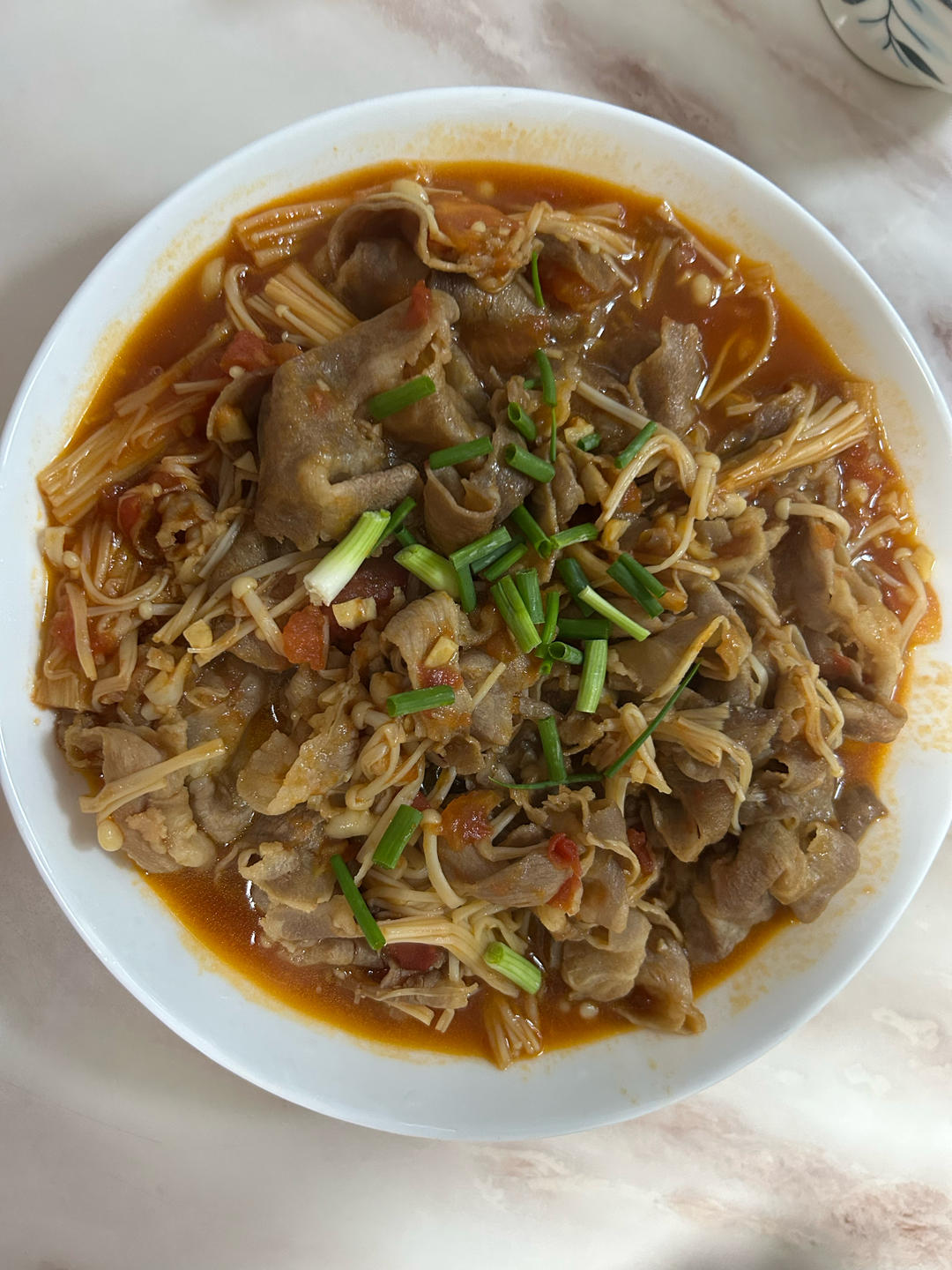 番茄金针菇肥牛(汤浓入味、酸甜适宜)