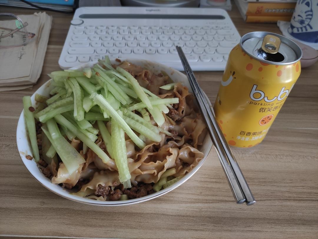 夏日必吃杂酱面