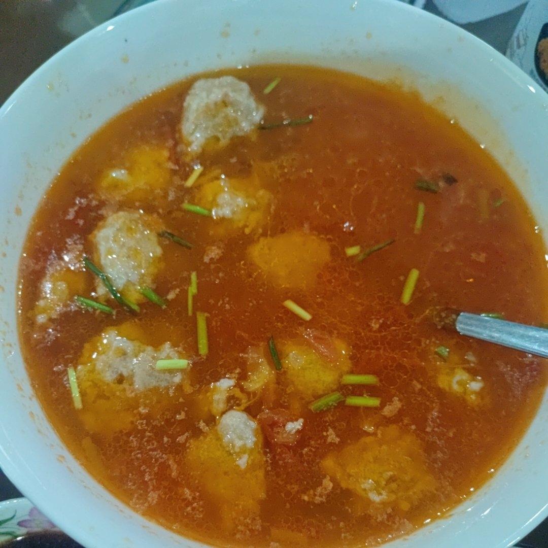 蕃茄丸子汤。