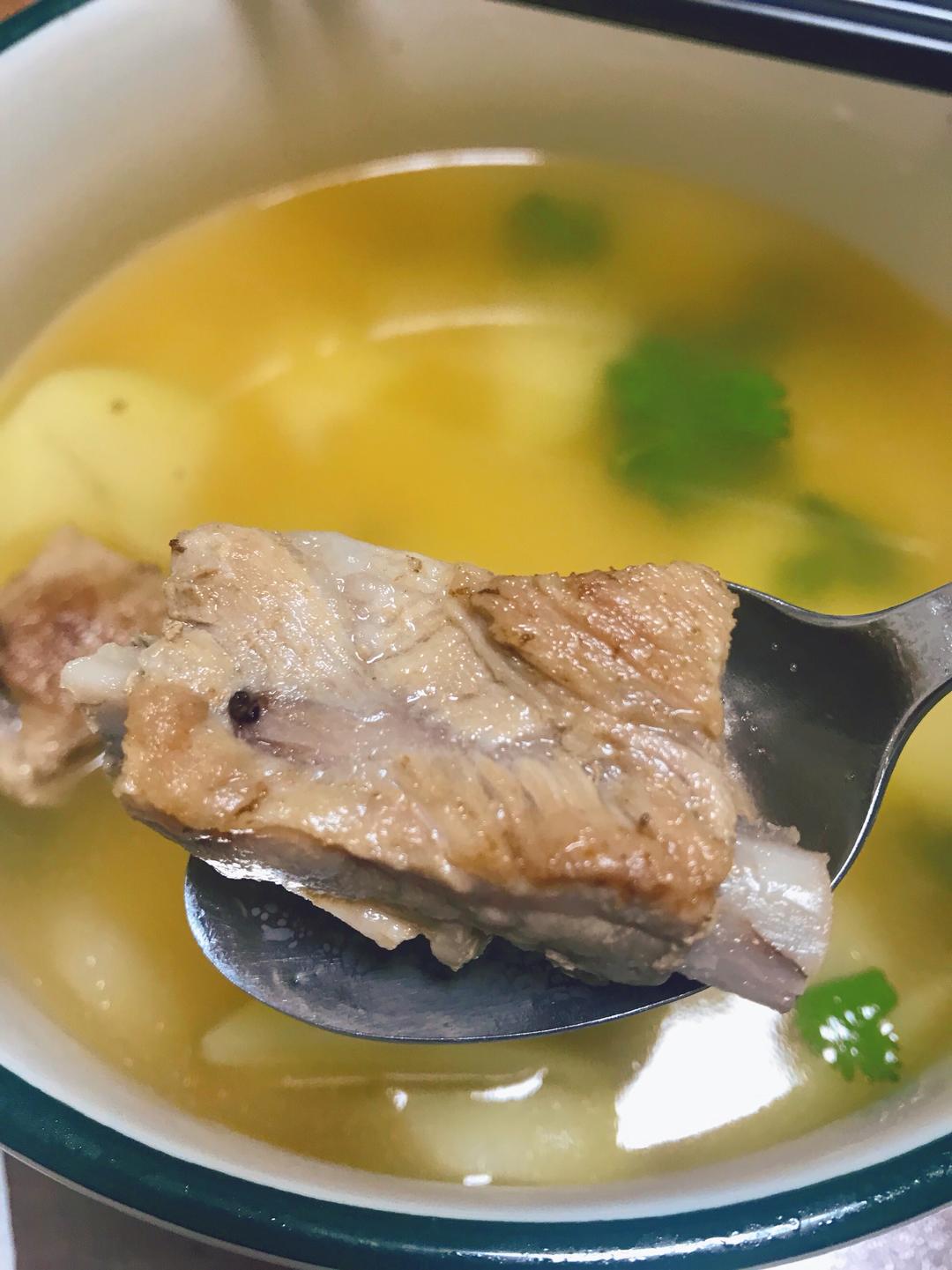 暖胃排骨汤的做法