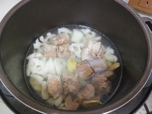陈情令师姐的莲藕排骨汤（极简做法）的做法 步骤2