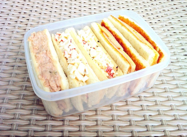来个谱放午餐盒