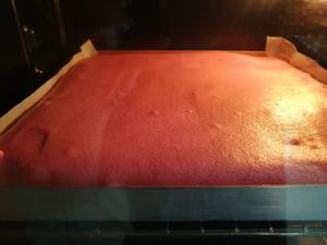 粉粉嫩嫩的火龙果蛋糕卷(无油版)的做法 步骤7