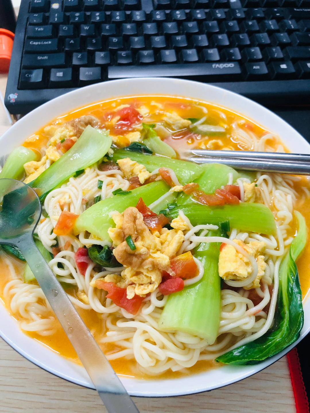 恨不得抱着锅舔的番茄鸡蛋面