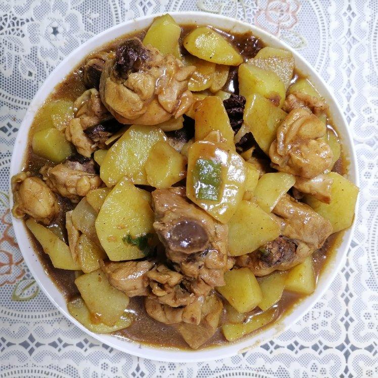 土豆炖鸡块