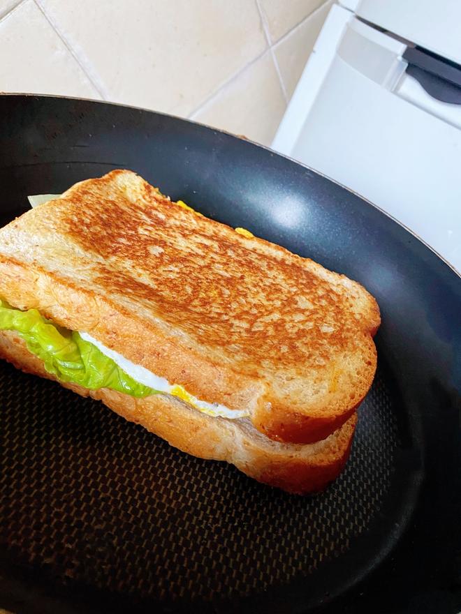 自制早餐三明治的做法