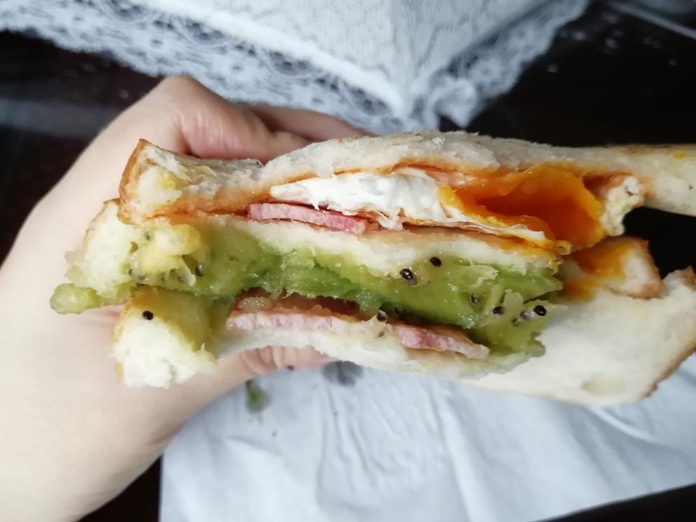 三明治夹一切的做法