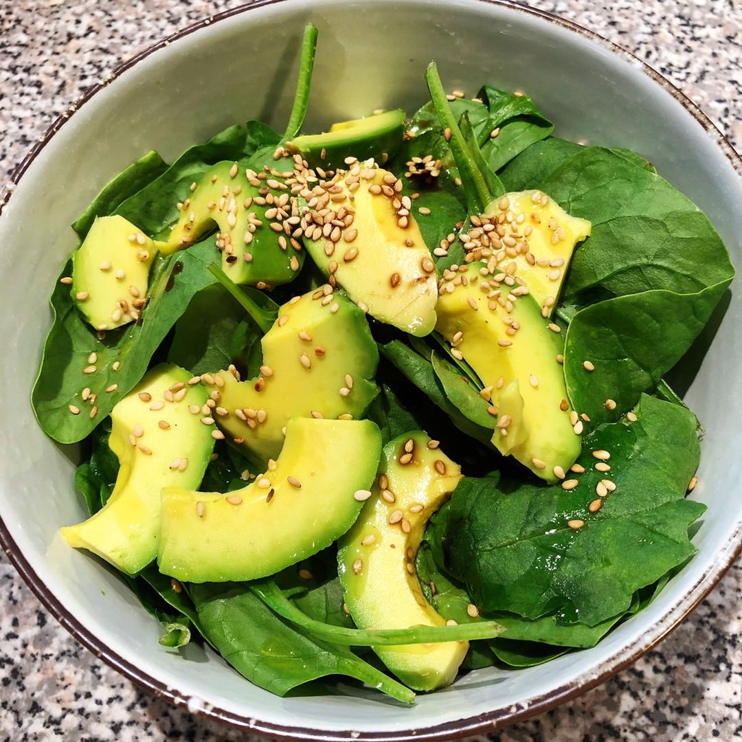 牛油果菠菜叶子松子 沙拉 (痴迷健康的Ella)