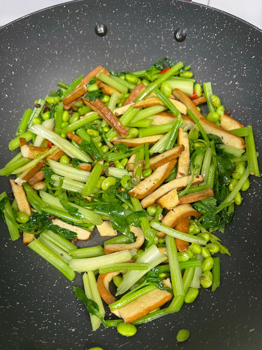 芹菜香干炒肉丝