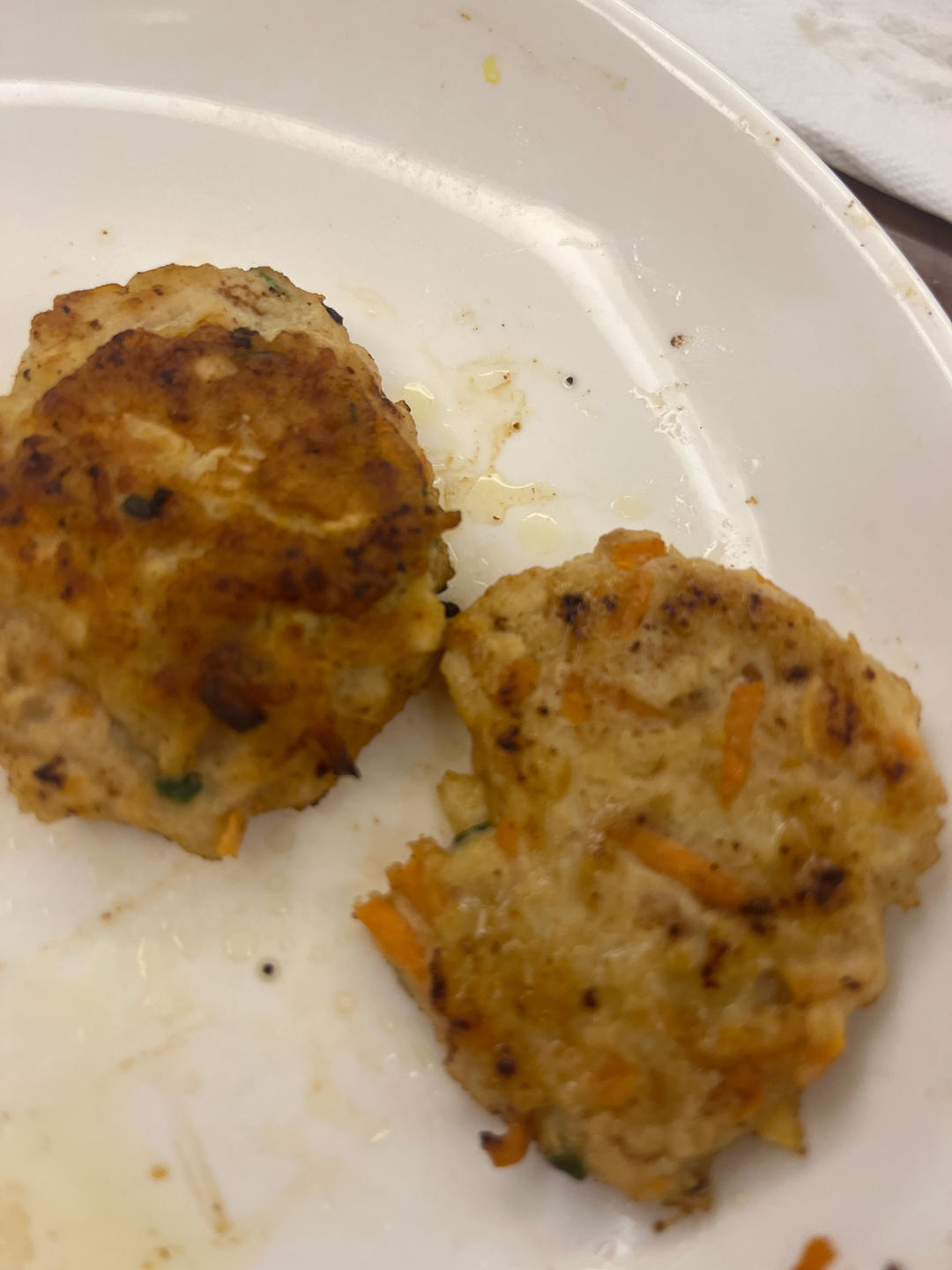 香煎马蹄胡萝卜肉饼