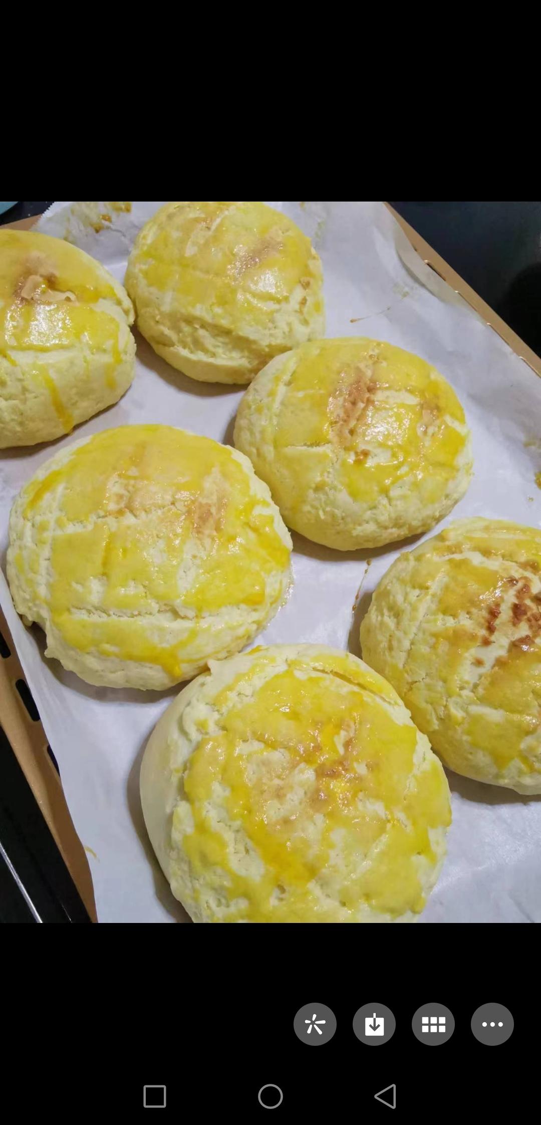 好吃到炸裂的港式菠萝包（附带制作酥皮的小视频）