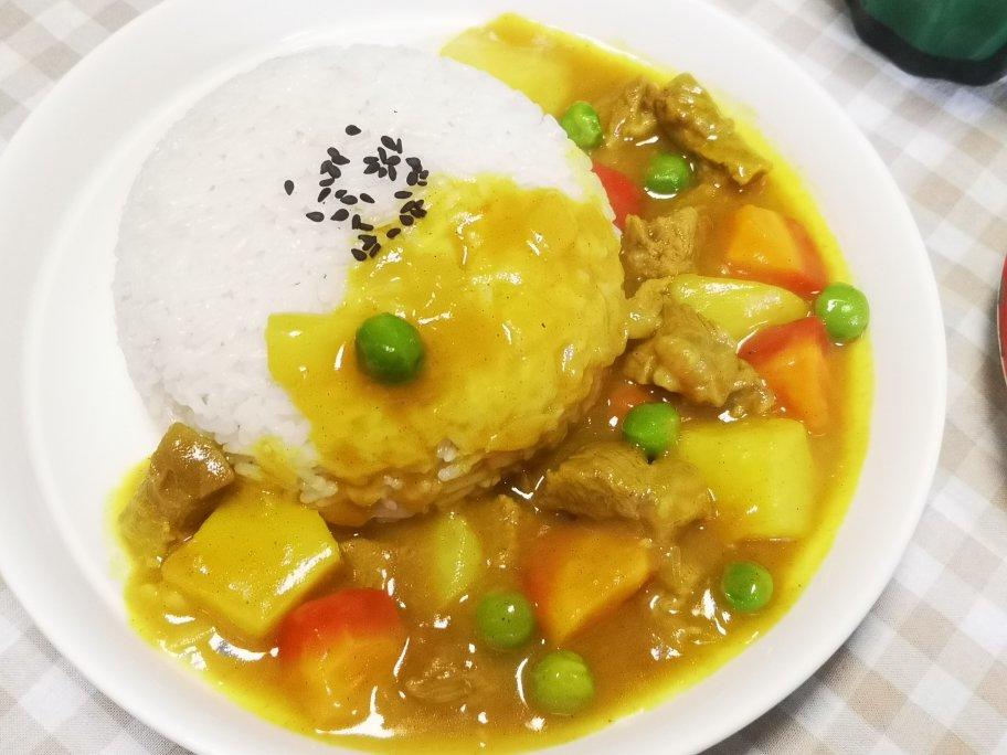 露儿厨房做的日式牛肉咖喱饭