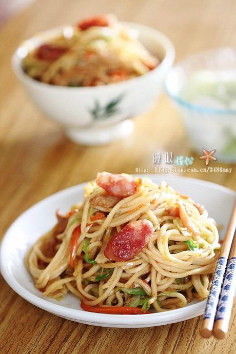 腊肠味中式炒面的做法