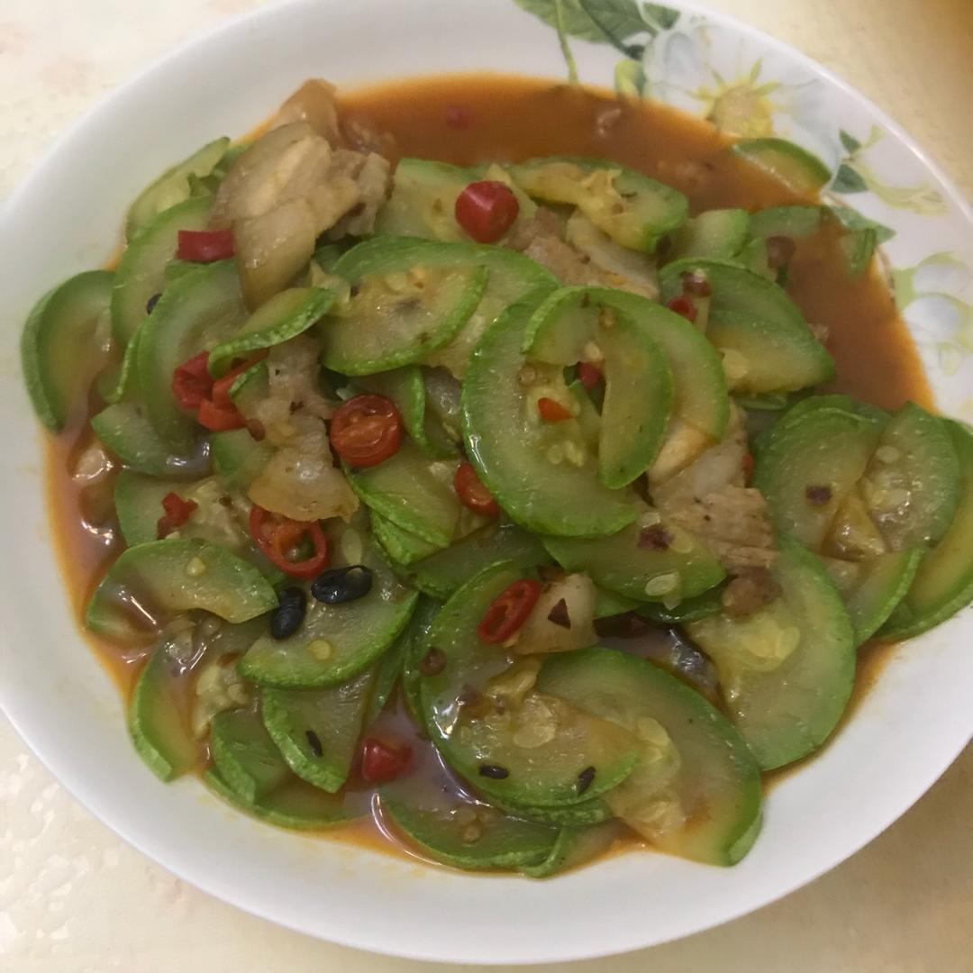 五花肉炒西葫芦