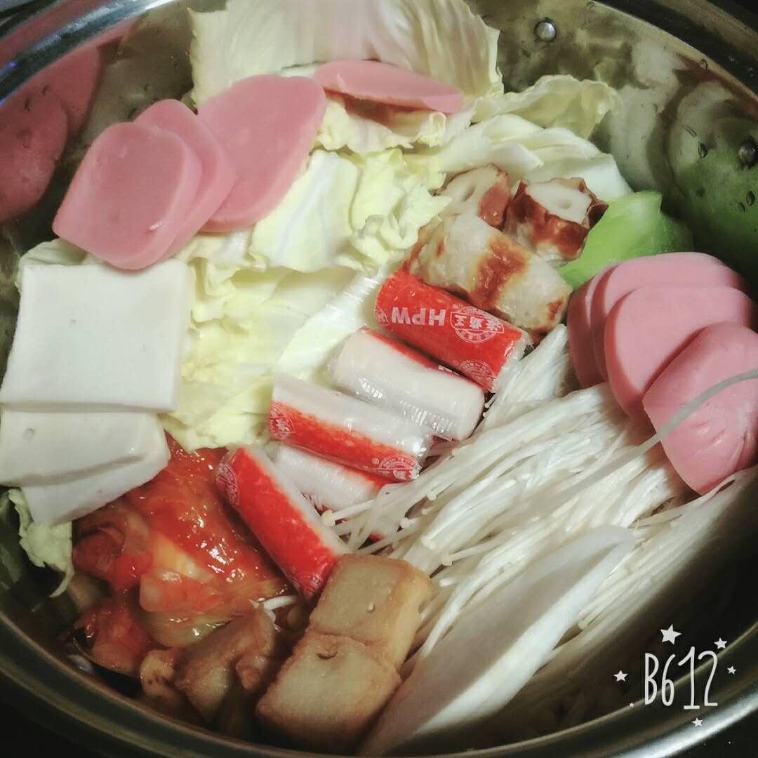 韩式部队锅 Korean Hot Pot (Budae-jjigae)