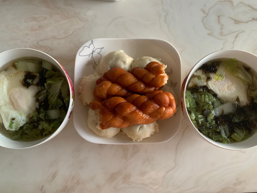 一屋，二人，三餐，四季