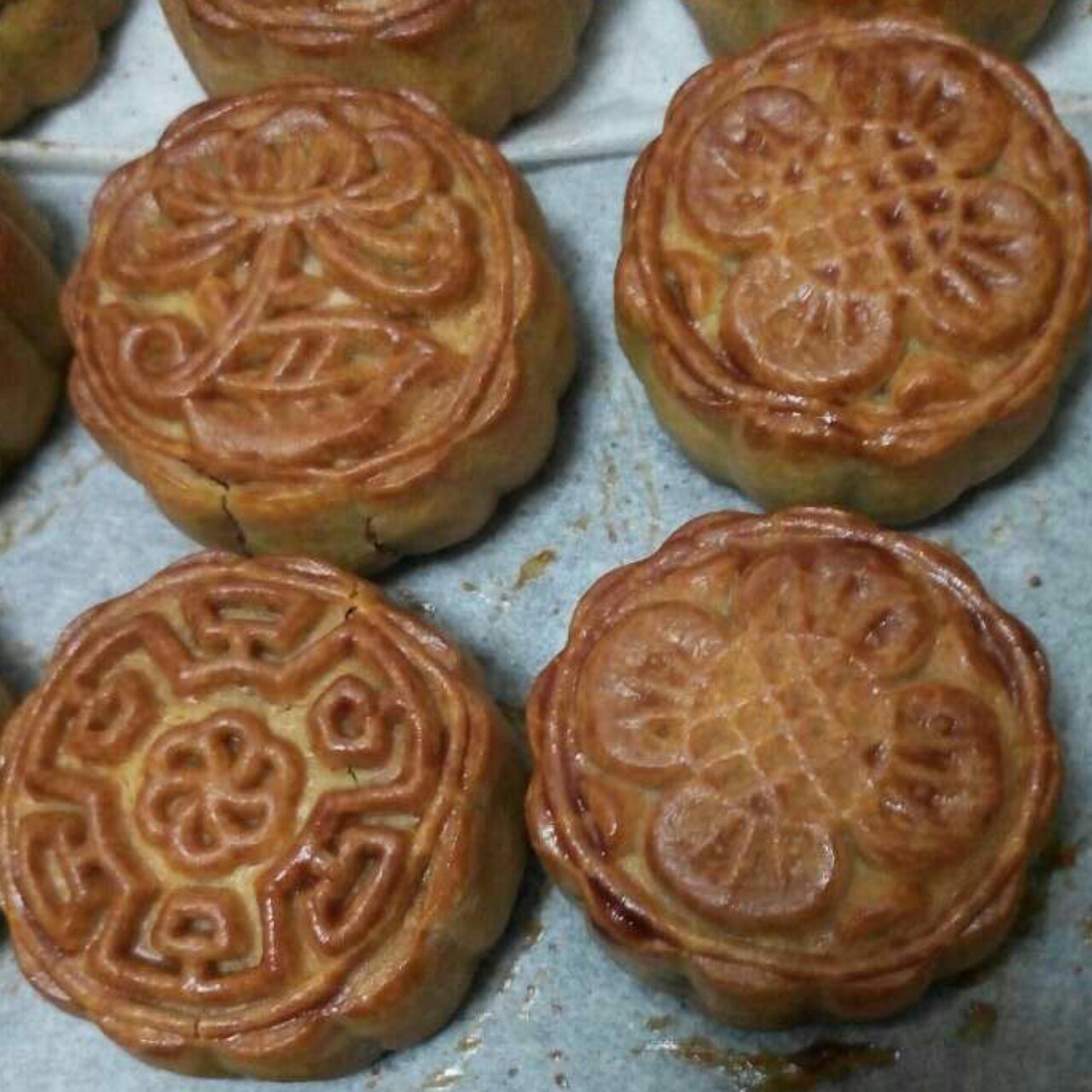 广式月饼—蛋黄莲蓉月饼