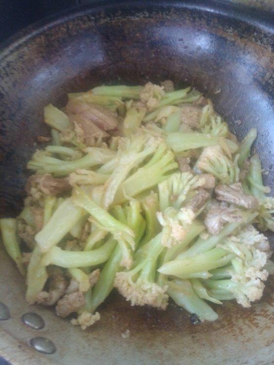 干煸菜花（花菜炒肉）