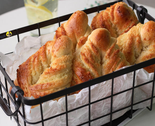 椰蓉叶形面包的做法