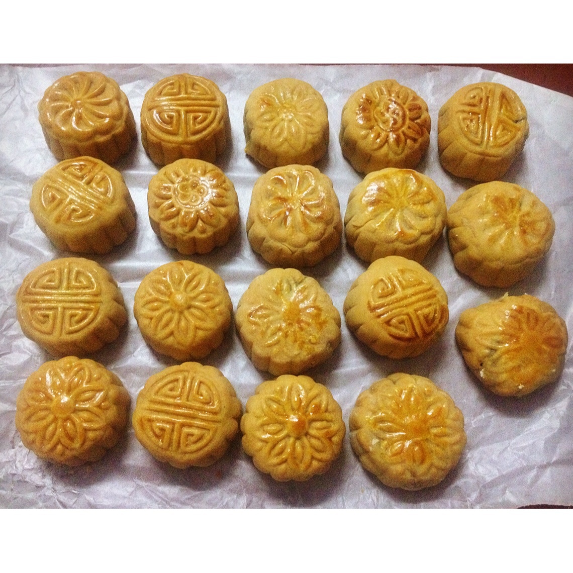 广式月饼—蛋黄莲蓉月饼