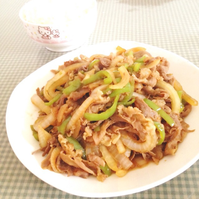 洋葱肥牛盖饭