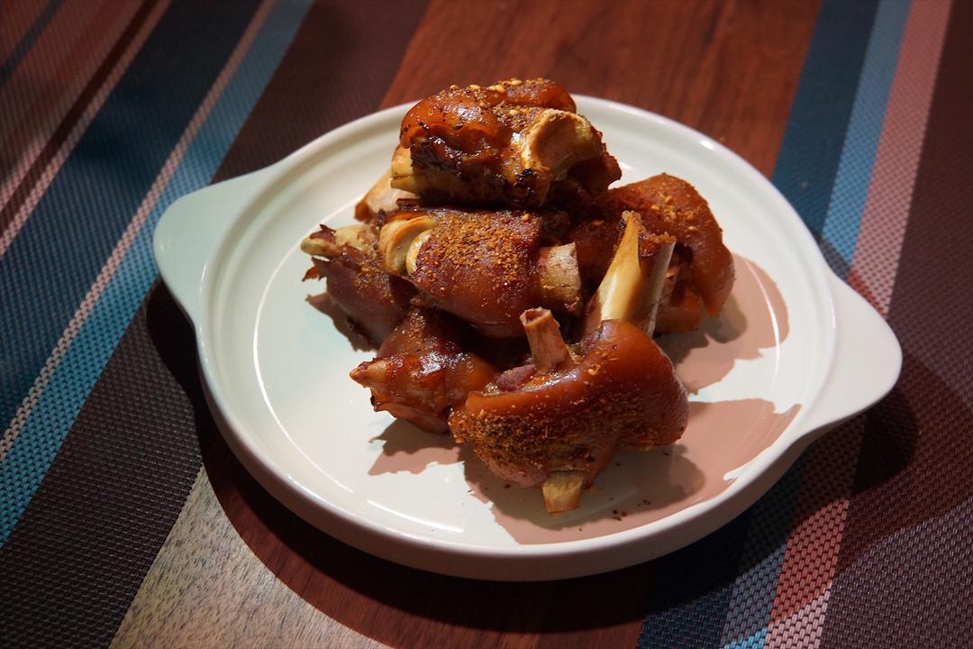香酥烤猪蹄
