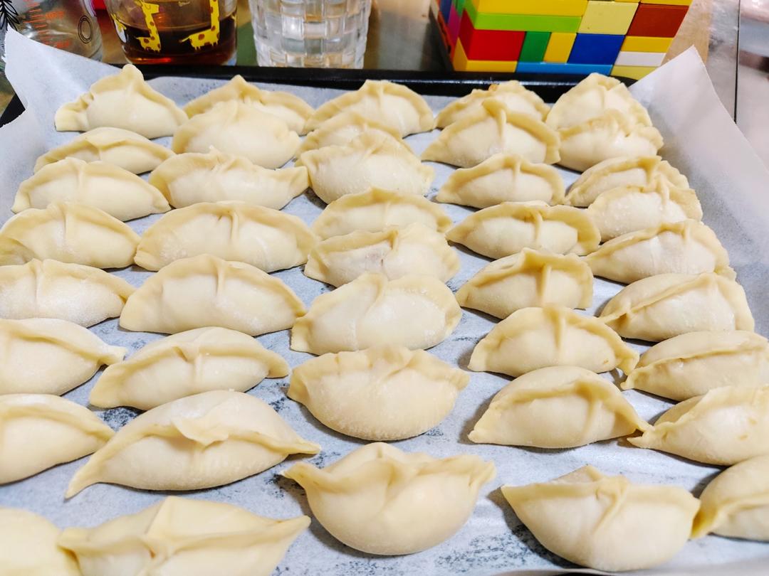 饺子皮（薄而筋道不用一个个擀）