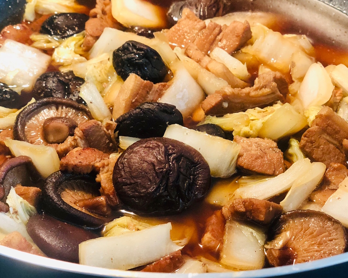 五花肉香菇炖白菜的做法