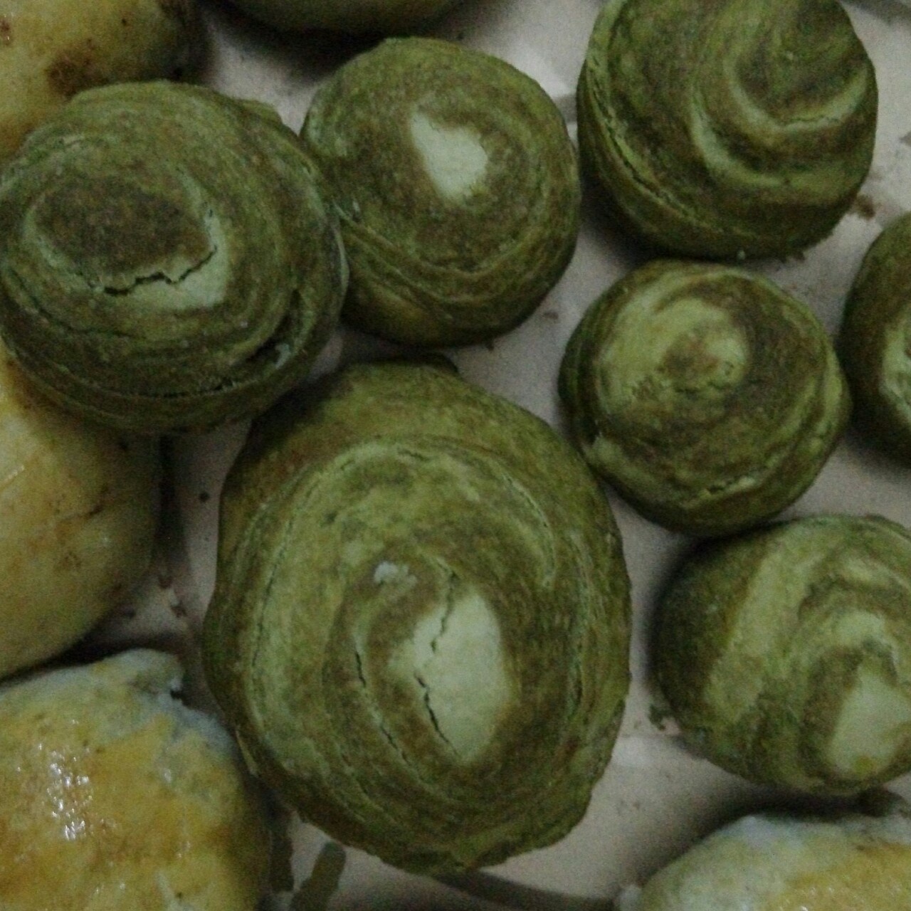 蛋黄酥~紫薯、抹茶、原味~花好月圆，中秋快乐~内附一次做六色蛋黄酥方法~