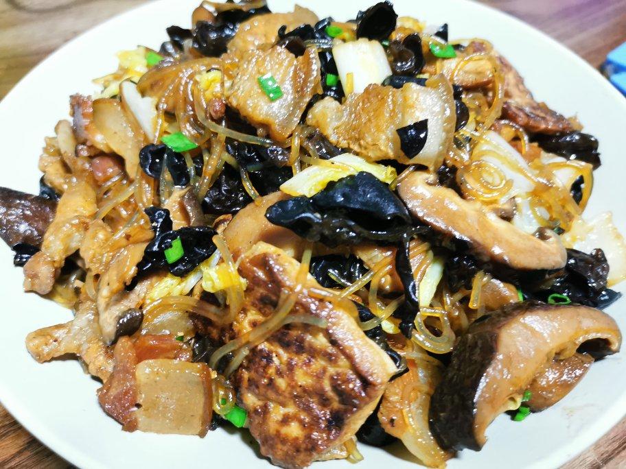 很香的白菜炖五花肉