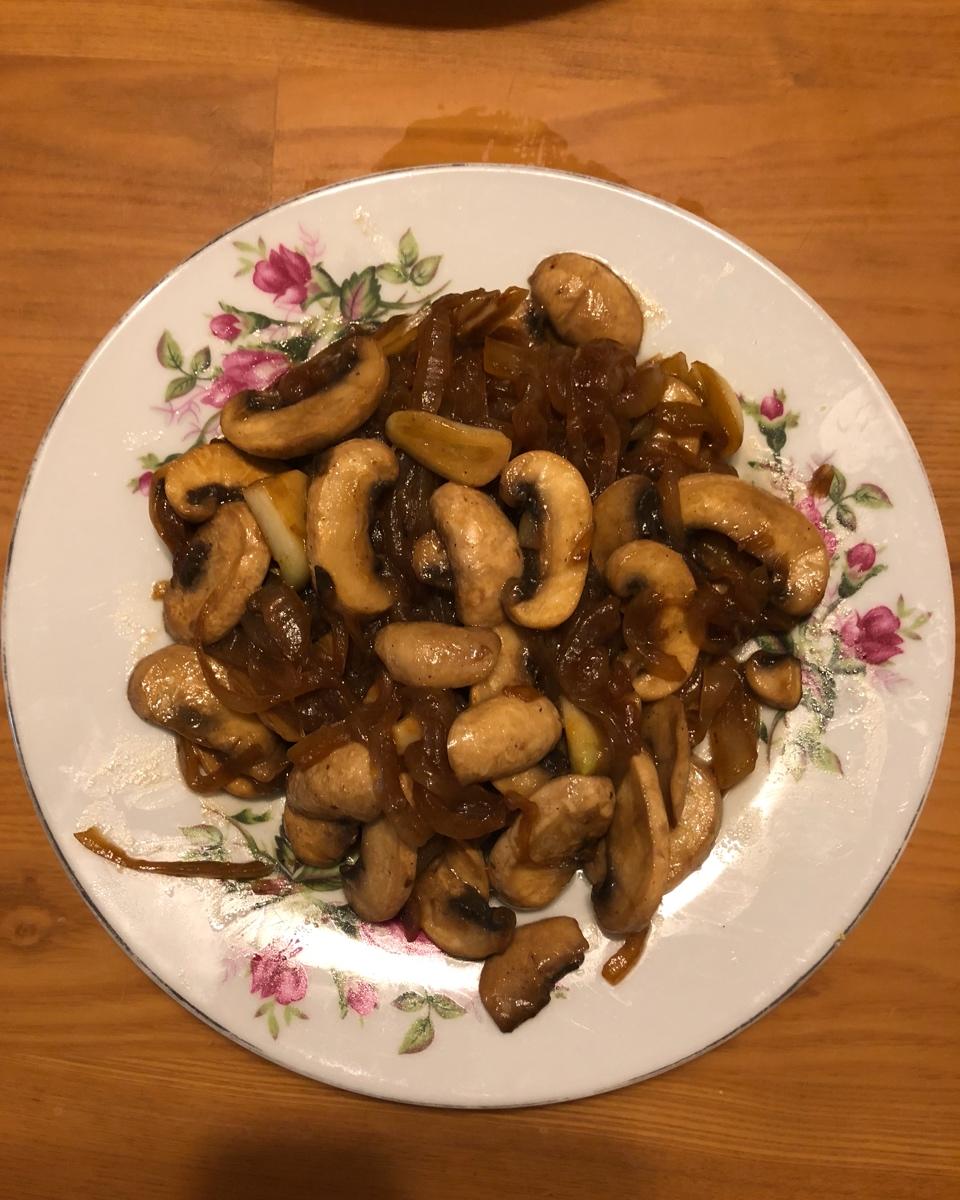 【健康三餐】焦香洋葱煎蘑菇