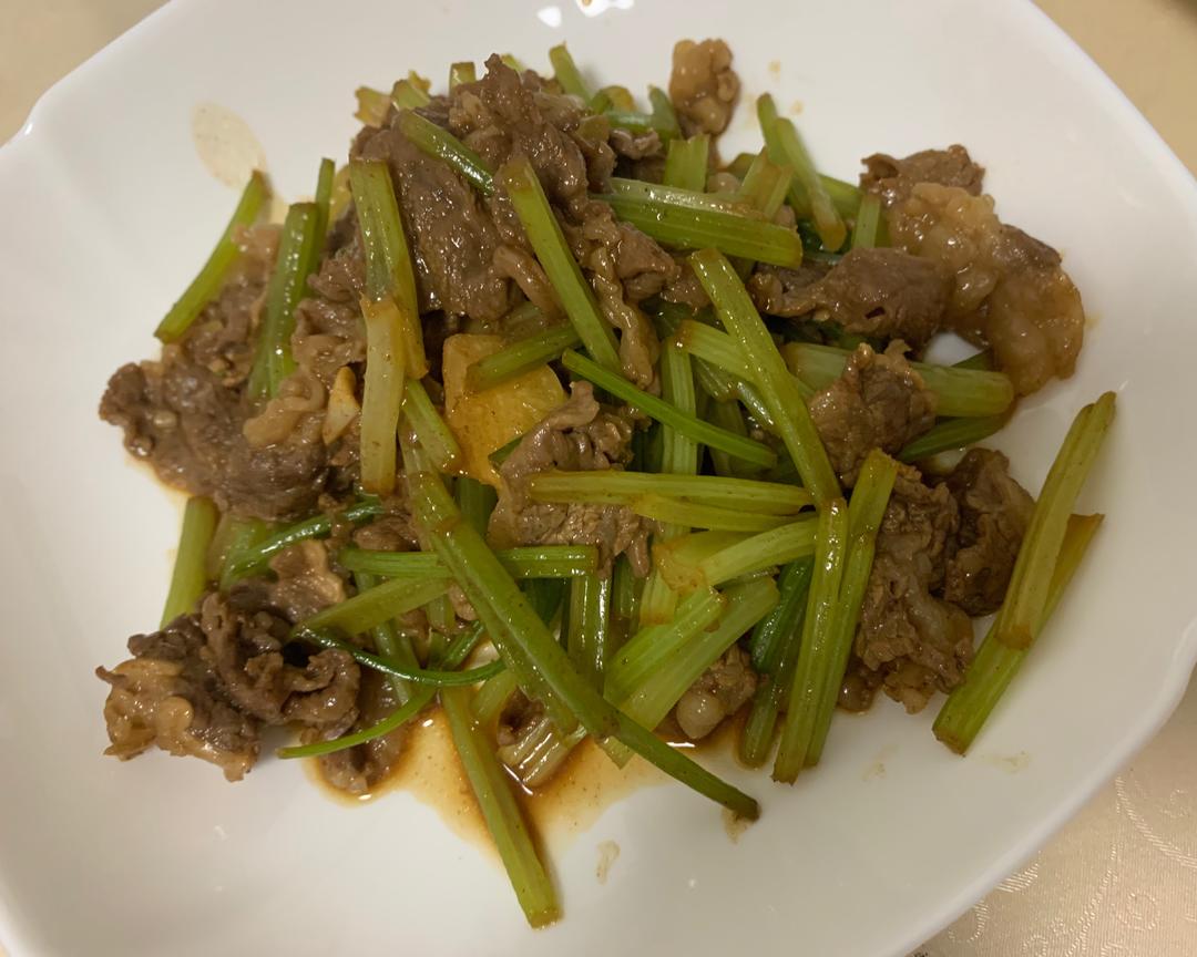 芹菜炒肥牛